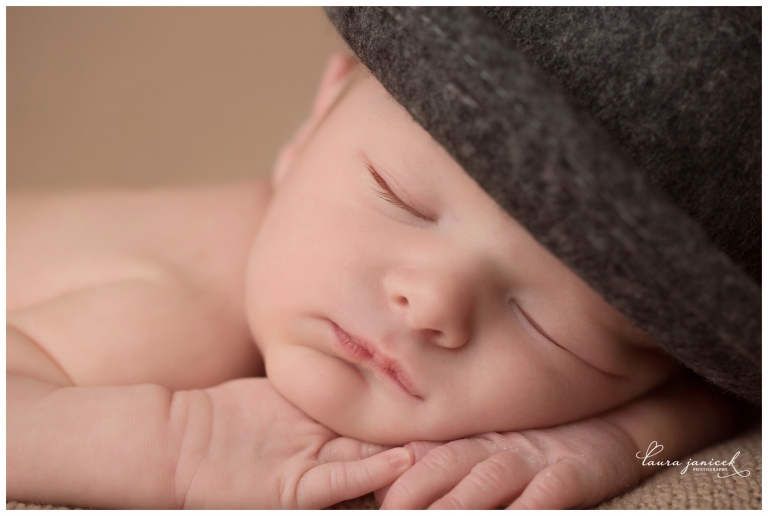 Nashville Newborn Photographer Brentwood Newborn Laura Janicek Photography